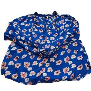 Lucky Brand L blue floral long sleeve v-neck top with sleeve opening